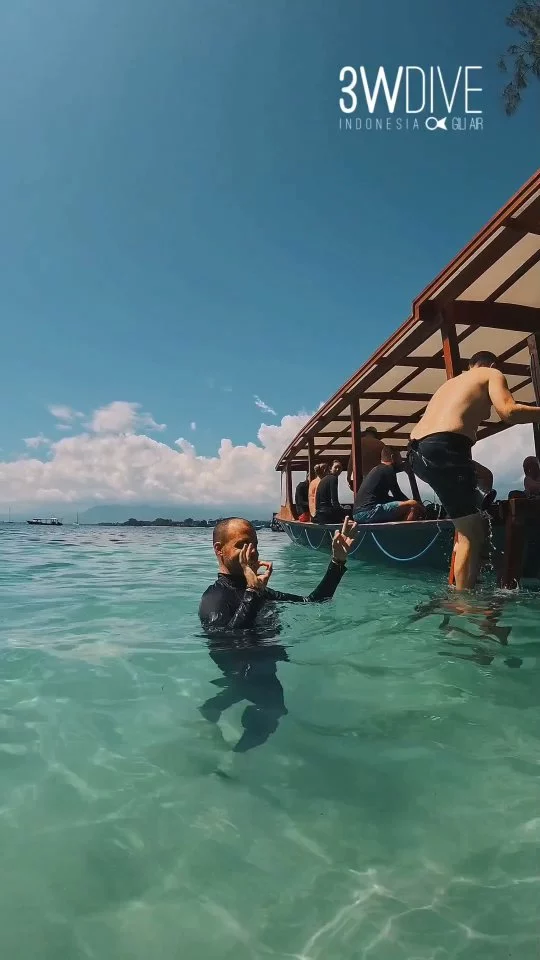 Diving is not the only FUN thing we do in here! 😆🤿
.
.
.
🎥 : @_ccriss_
.

#scubadiving #3wdive #giliair